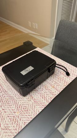 Cigar Travel Humidor - Excellent Condition