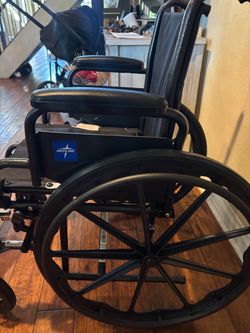 Wheelchair nueva