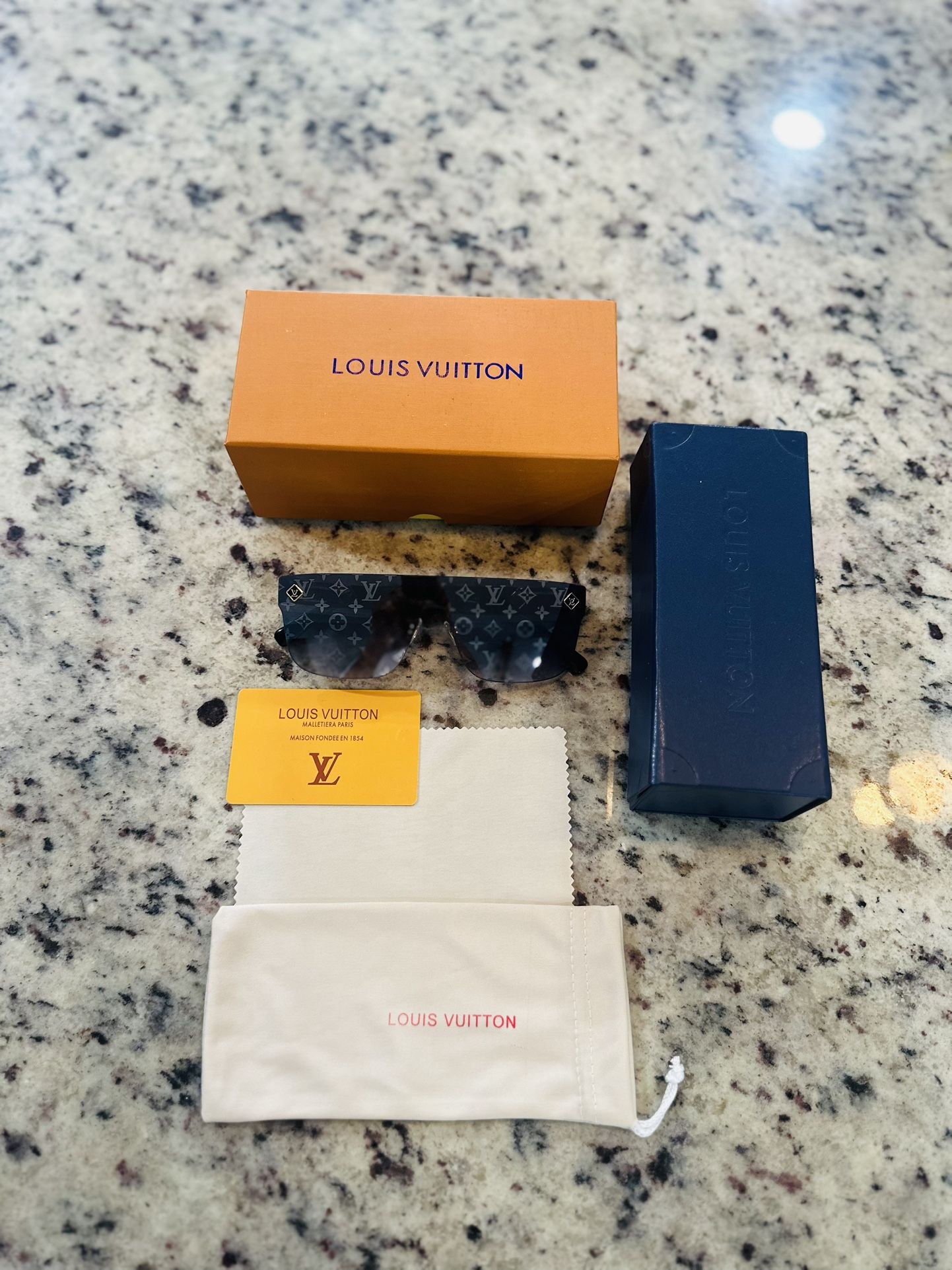 Louis Vuitton Sunglass