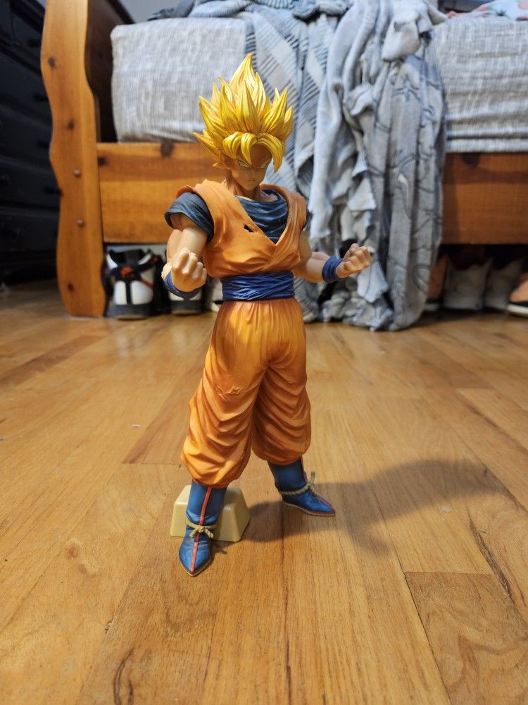 Bandpresto Super Saiyan Goku Statue