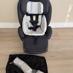 Like new Nuna EXEC 2024 car seat