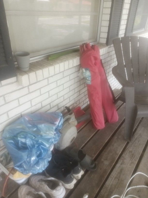 2 Mesh Folded Chairs W/ Carry Bag