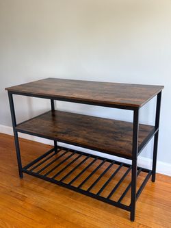Kitchen island with shelves