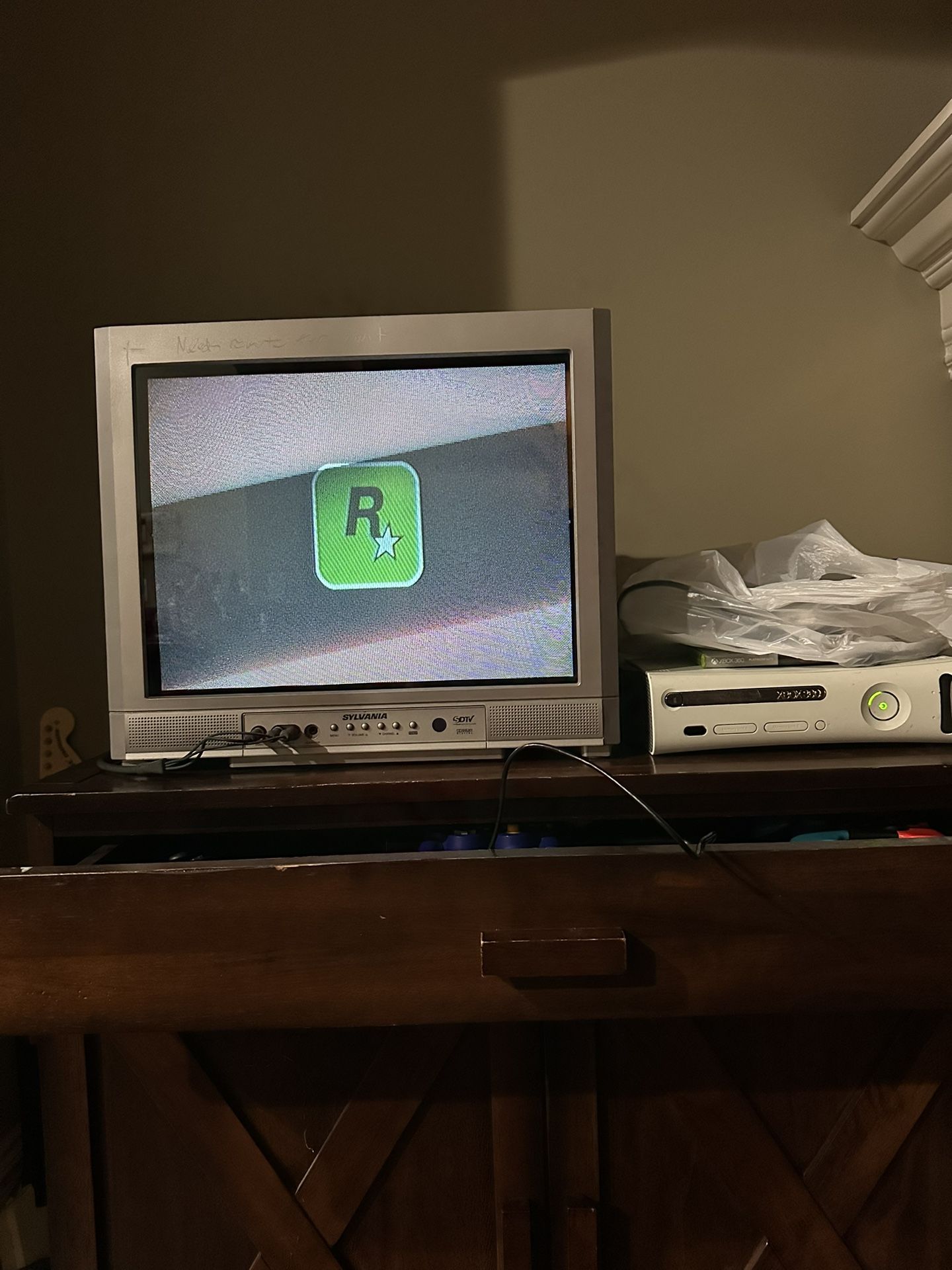 Sylvania SRT2220P 20” Flat Screen CRT Gaming TV
