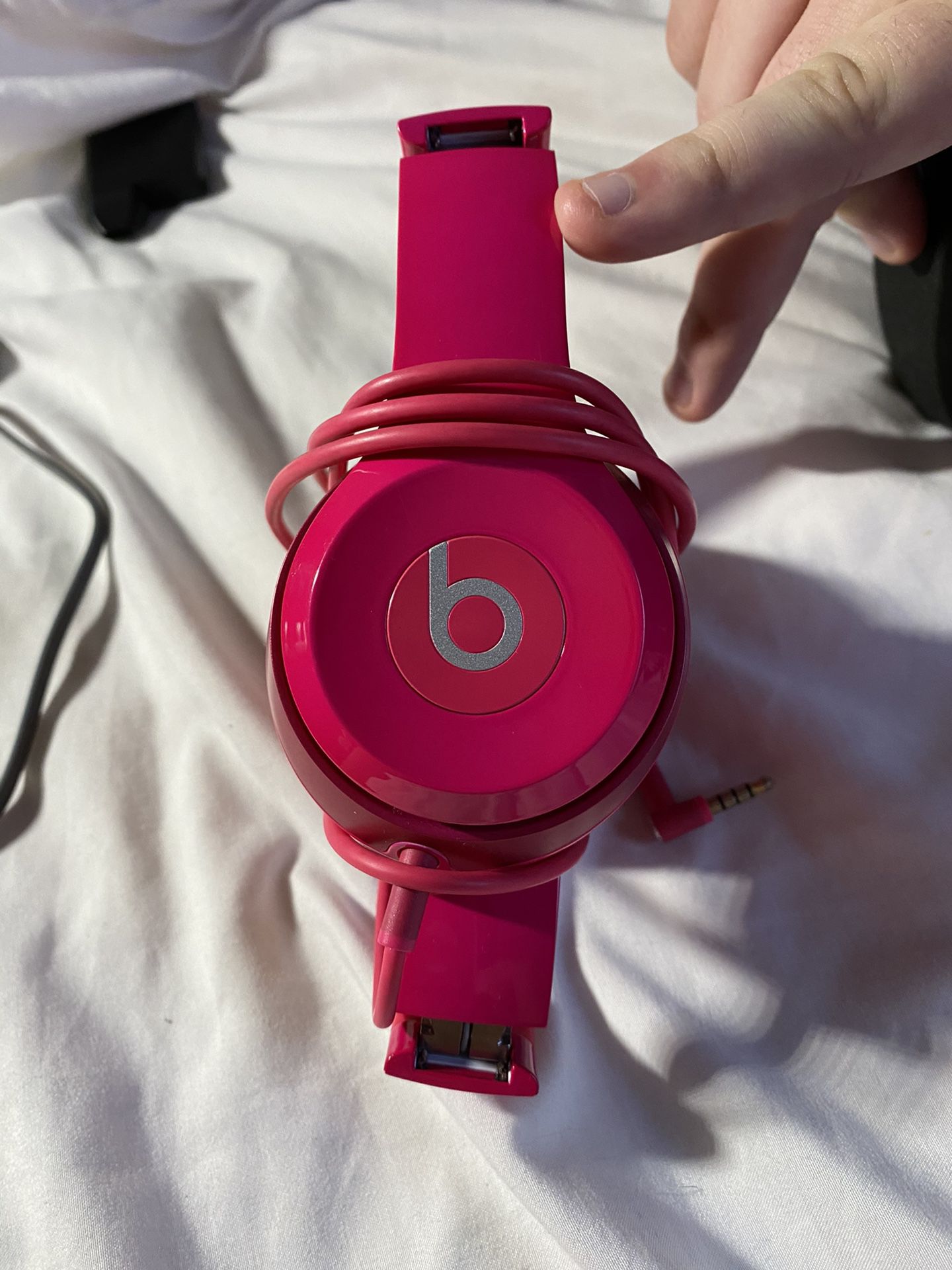 Hot pink solo 2 beats by Dr. Dre