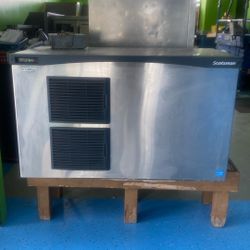 Commercial Grade Ice Machine