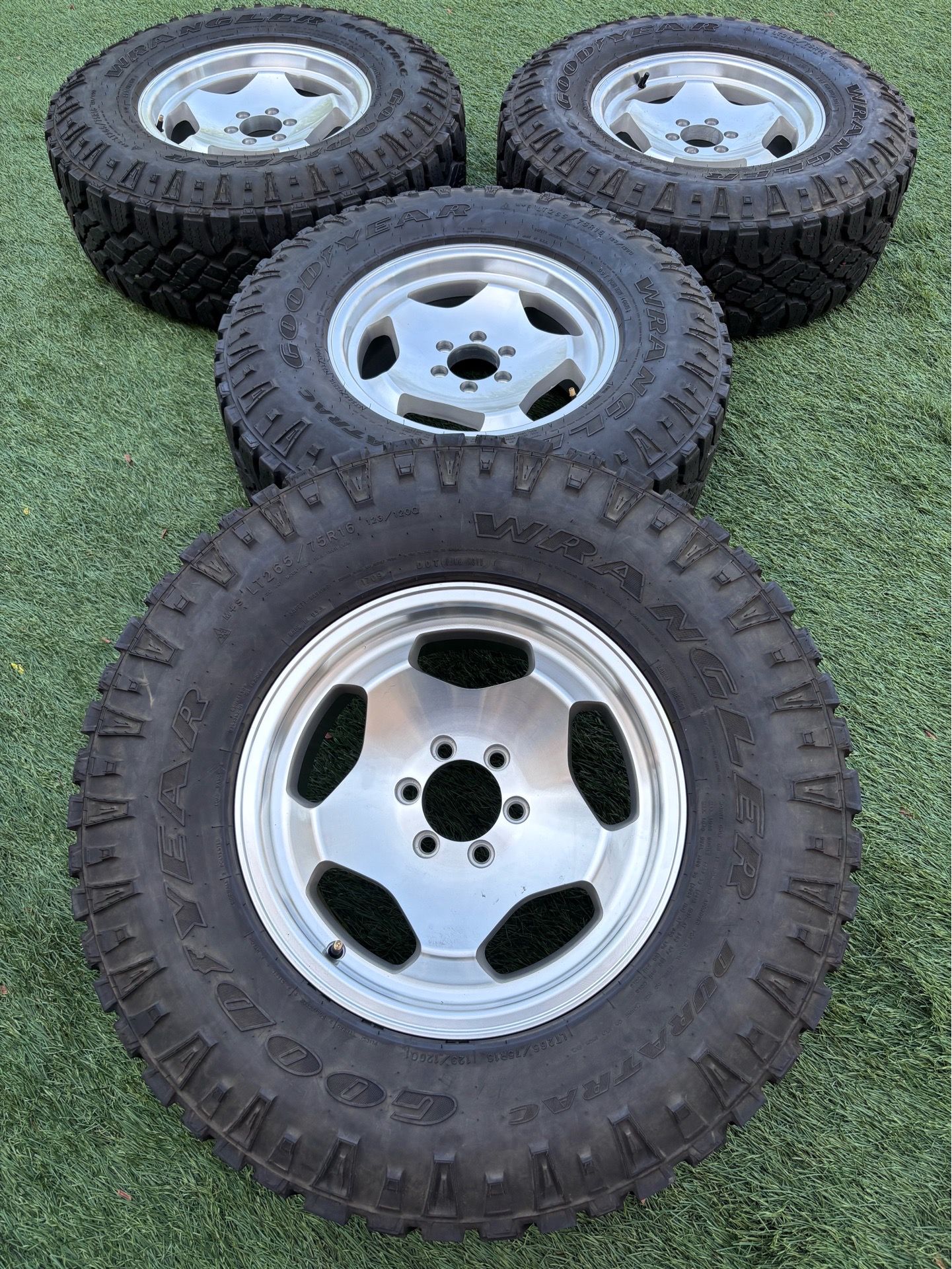 Nissan frontier 2011 rines 16 nuevos con llantas