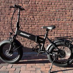 New  500Watt Folding Electric Bike(Black or White), Hidden Battery, Fat Tire(20x4.0)26MPH (Up to 60 Miles) Hydraulic Fork(Black Friday Sale)