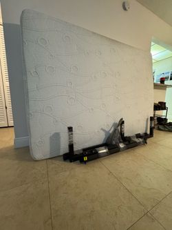Queen Mattress + Steel Platform