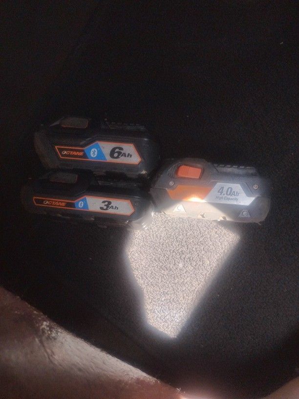 RidgidOctane/HyperLiIon Bluetooth/Capability Batteries