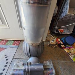 Dyson Vacuum 