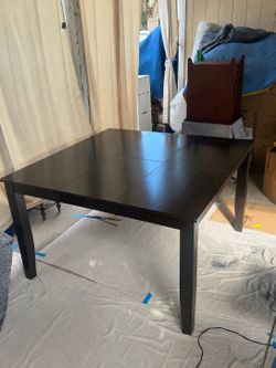 Espresso / Dark Wood Dining Room Table