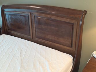 King size bed with 2 lg night tables  and Nectar mattress anout 6 years old. It's very clean.