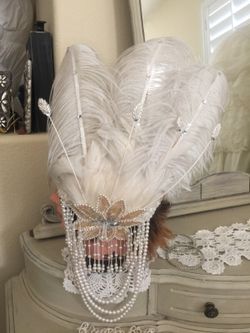 Vintage deco Renaissance HAT