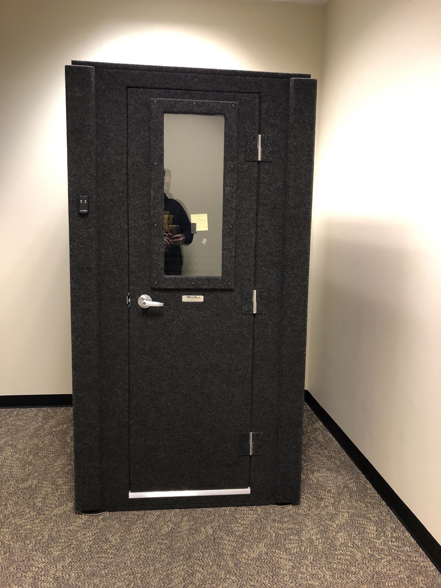Whisper Room MDL 4242S
