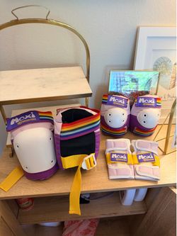 Moxi Girl Power Rainbow Pads