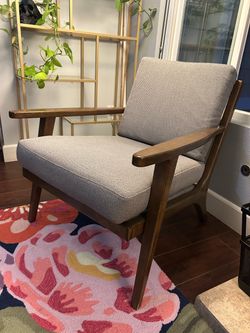 Accent chair