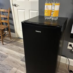 Galanz Mini Fridge