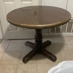 Ethan Allen 30 Inch Round Table