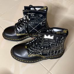 Dr Martend Boot Size 9