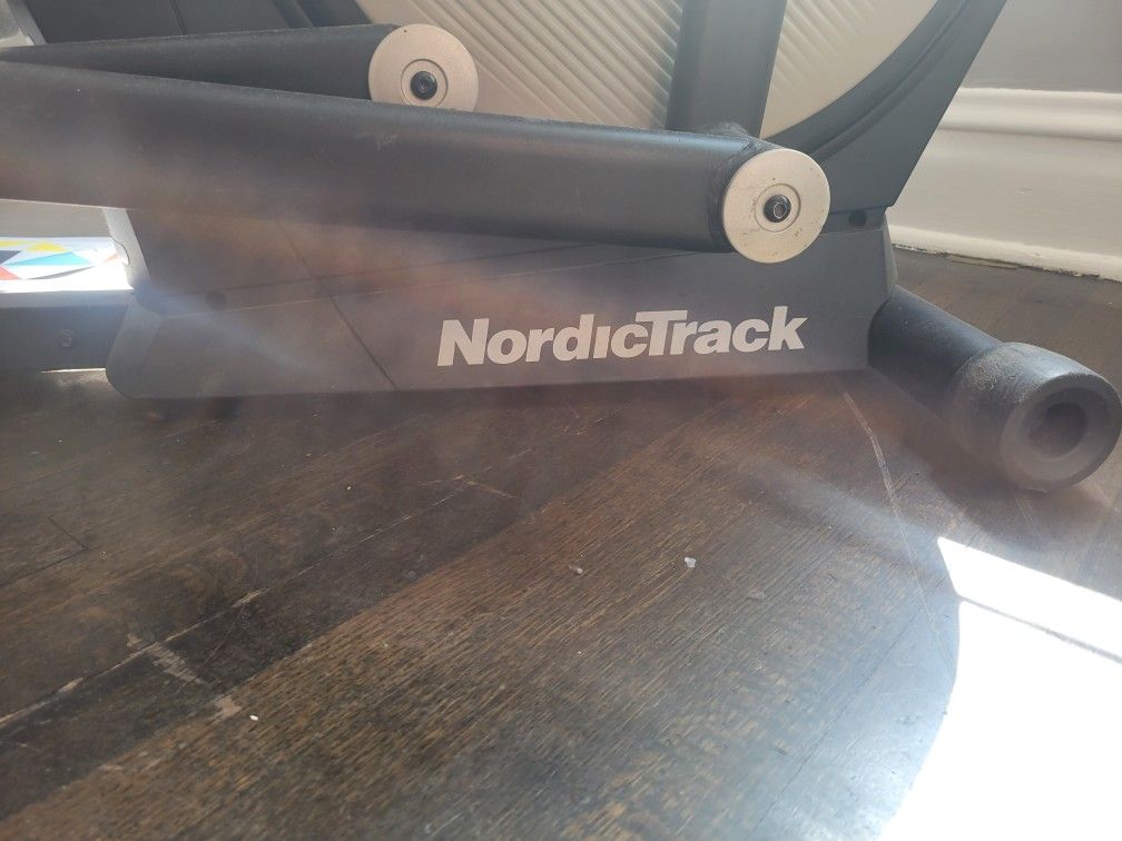 Free Elliptical Pick Up Tomorrow 08-01