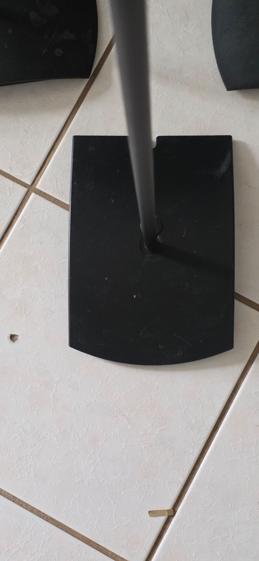 Bose acoustimass speakers stand. Set of four.