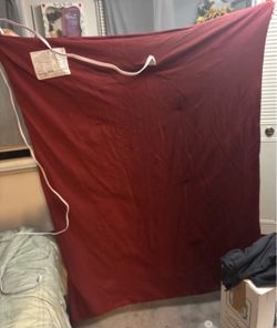 Maroon heated blanket