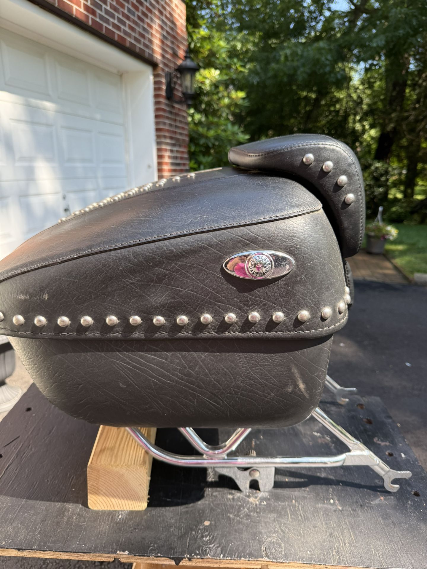 Harley Davidson Softail Leather Trunk With Quick Disconnect Mounting Brackets