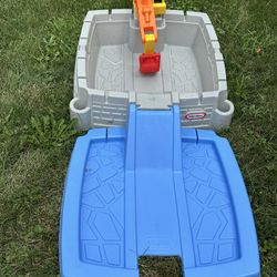 Brand New Little Tikes Dirt Diggers Excavator Sandbox for kids with Lid