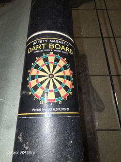 Safety magnet dart board, it's applied with three magnet darts