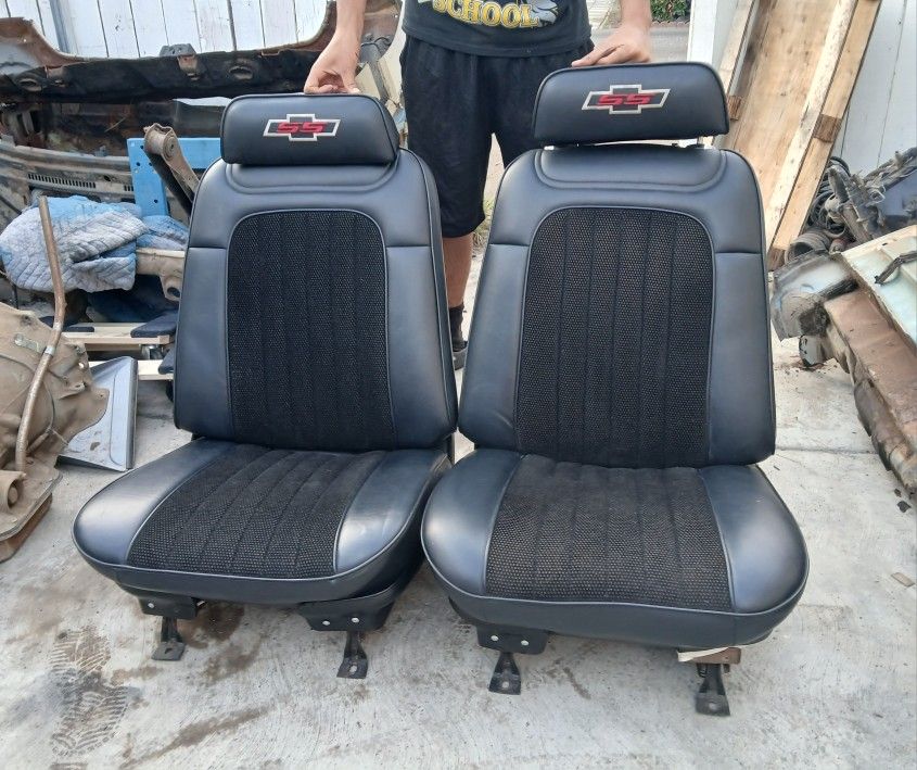 69-72 Chevelle El Camino Skylark Cutlass 70-72 Monte Carlo A Body GM Front Bucket Seats 