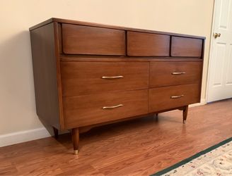 Mid Century Modern Dresser /Mainline By Hooker