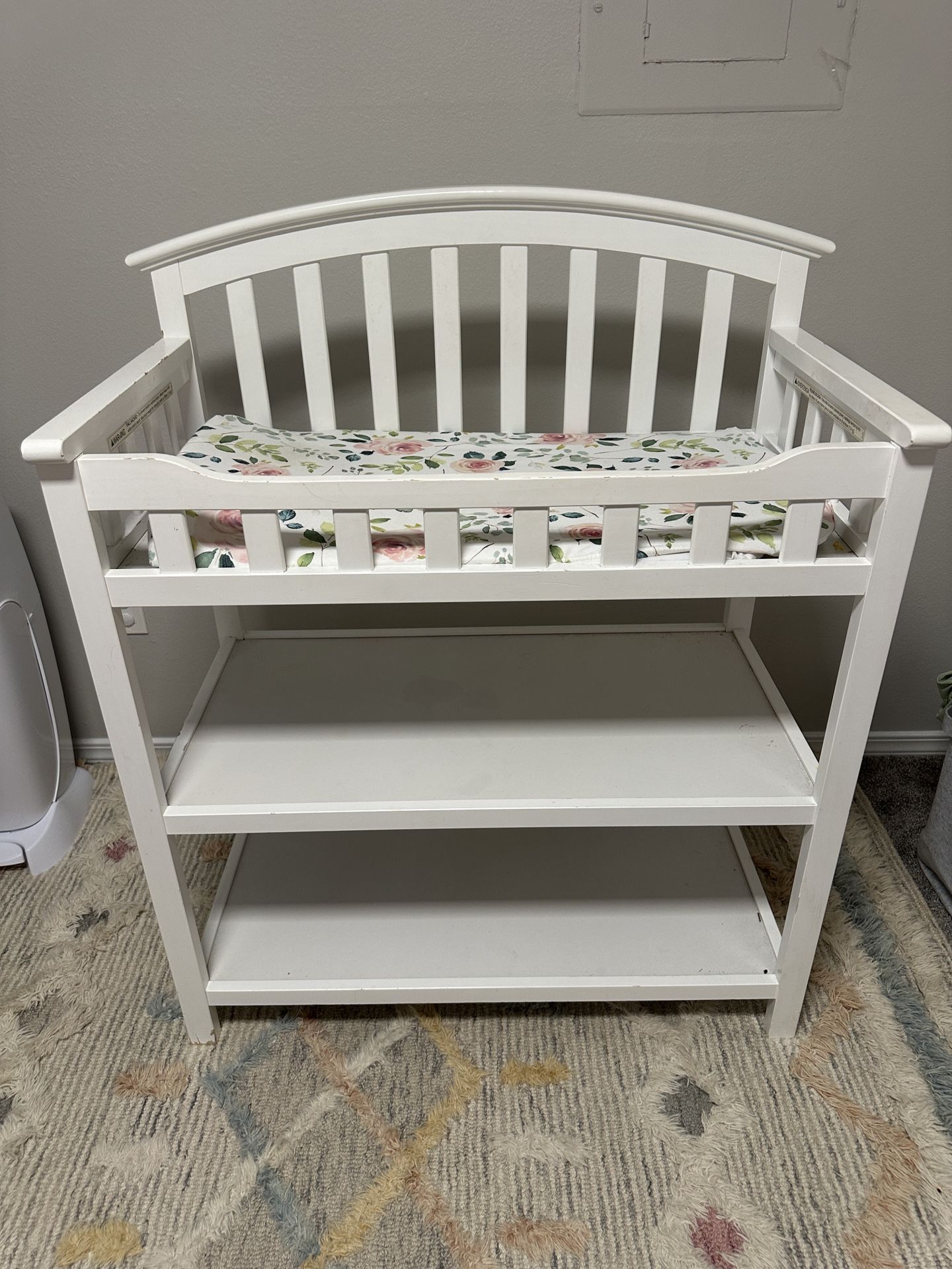 Free Changing Table With Pad