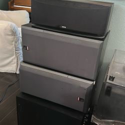 B&W Bookshelf And Center Speaker Set