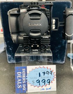 Panasonic Lumix GH5 II Mirrorless Camera Kit w/ Leica 12-60mm Lens + SmallRig Cage + Charger