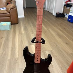 Beginner’s Electric Guitar w/case And Mini Amp