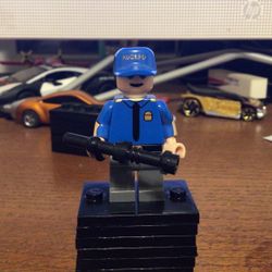 Lego Compatible Security Guard ( Five Nights Of Freddy )