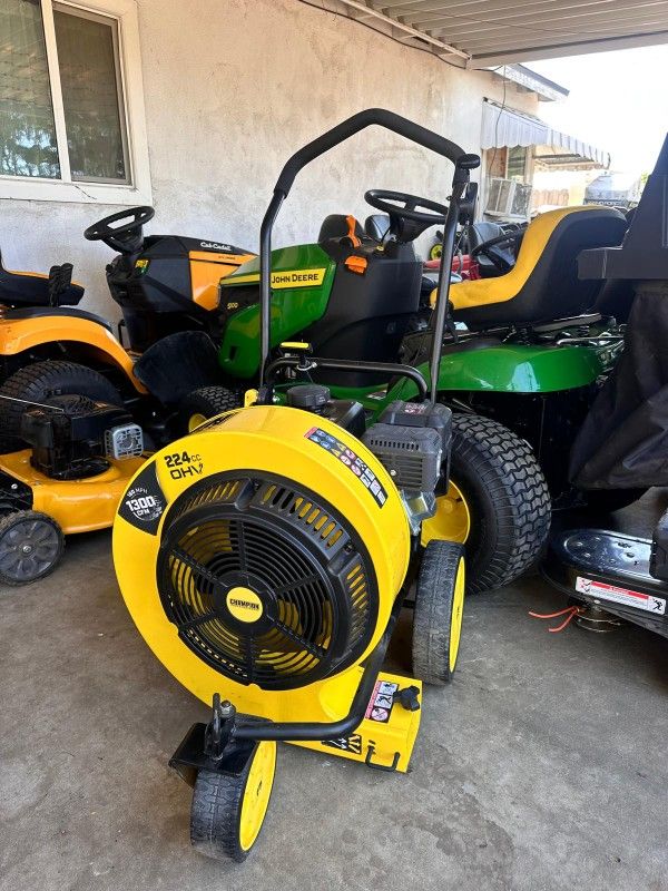 Champion Power Equipment
160 MPH 1300 CFM 224 cc Walk-Behind Gas Leaf Blower with Swivel Front Wheel and 90-Degree Flow Diverter