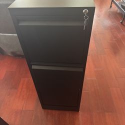 3 drawer File Cabinet