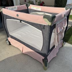 Chicco Portable Play Yard 