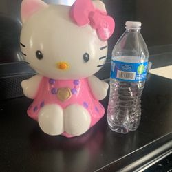  Hello Kitty Piggy bank
