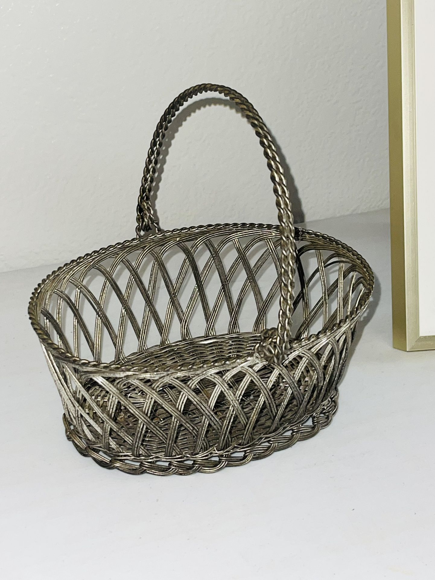 Vintage Silver Wire Basket 🧺. Small Wire Basket Beautiful Design 