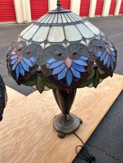 Tiffany style stained glass table lamps