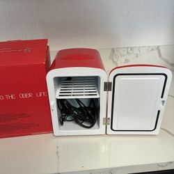Mini Fridge 