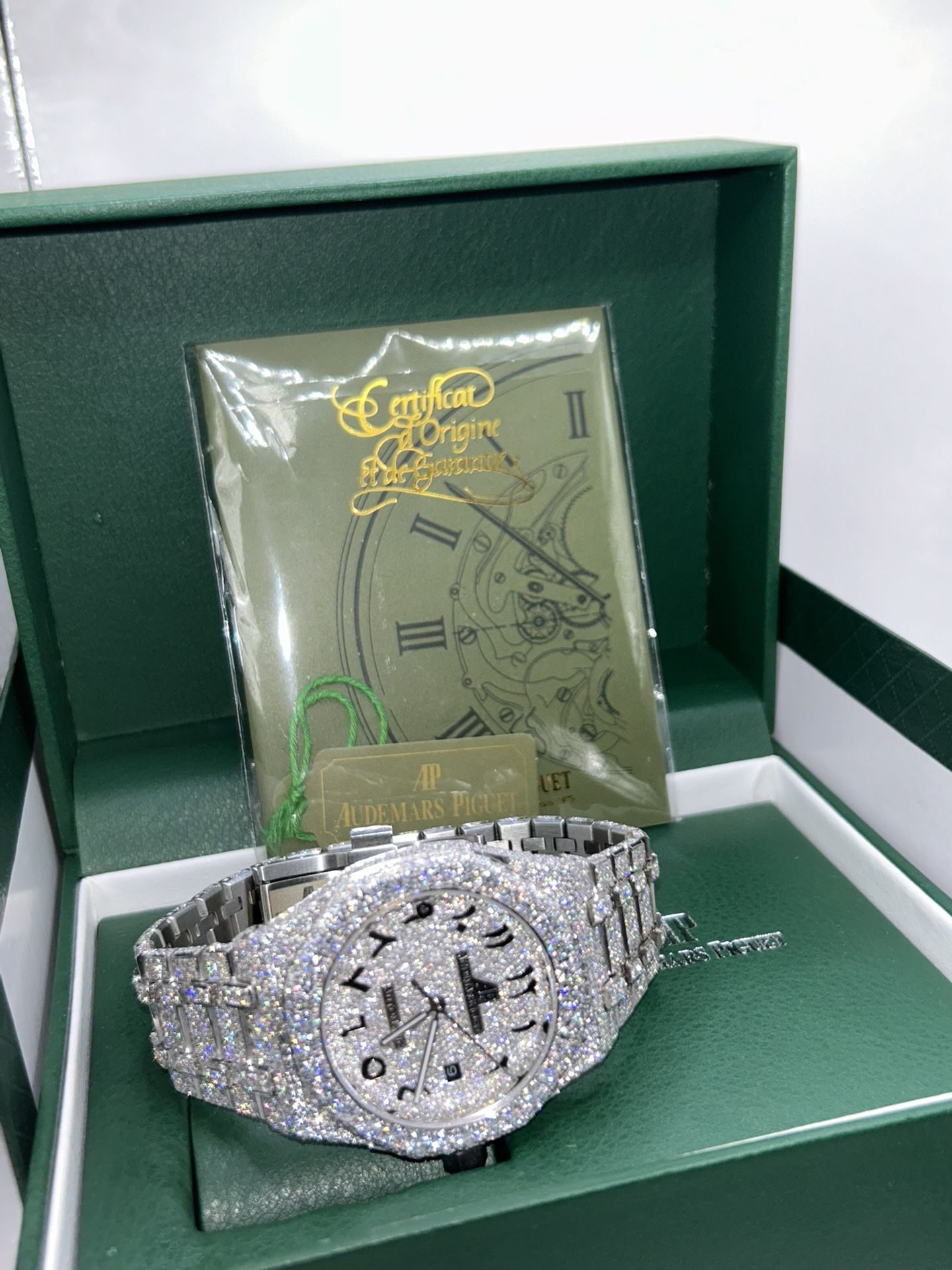 Moissanite Bussdown AP