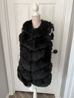 High Quality Faux Fur Vest Available In Size Small/medium/large Brand New