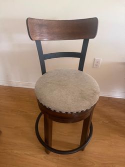 Bar stool