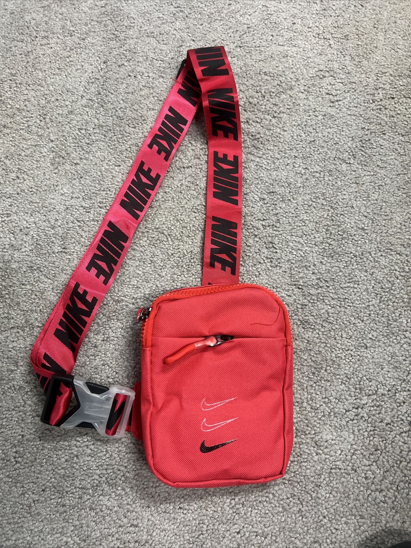 New Nike Crossbody Travel Bag 5x7