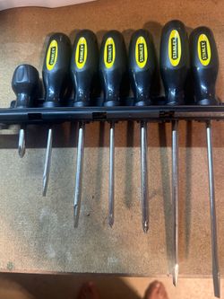 Stanley 7 piece screwdriver set with wall mount
