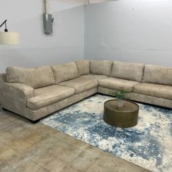 Ashley Rawcliffe 3-Piece Sectional Couch